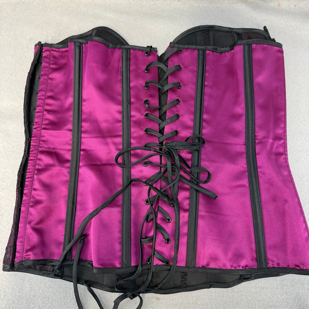 Shirley Of Hollywood Women's Corset 38 Dark Burgundy Black Lace Lingerie EUC - Picture 2 of 8
